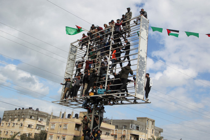 מאחורי הקלעים של משבר עסקת החטופים: האיתות שחמאס מנסה להעביר