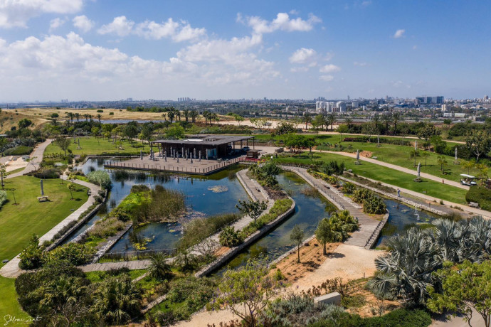 לכבוד ט"ו בשבט: עוד כ-5,000 עצי נוי יישתלו בפארק אריאל שרון