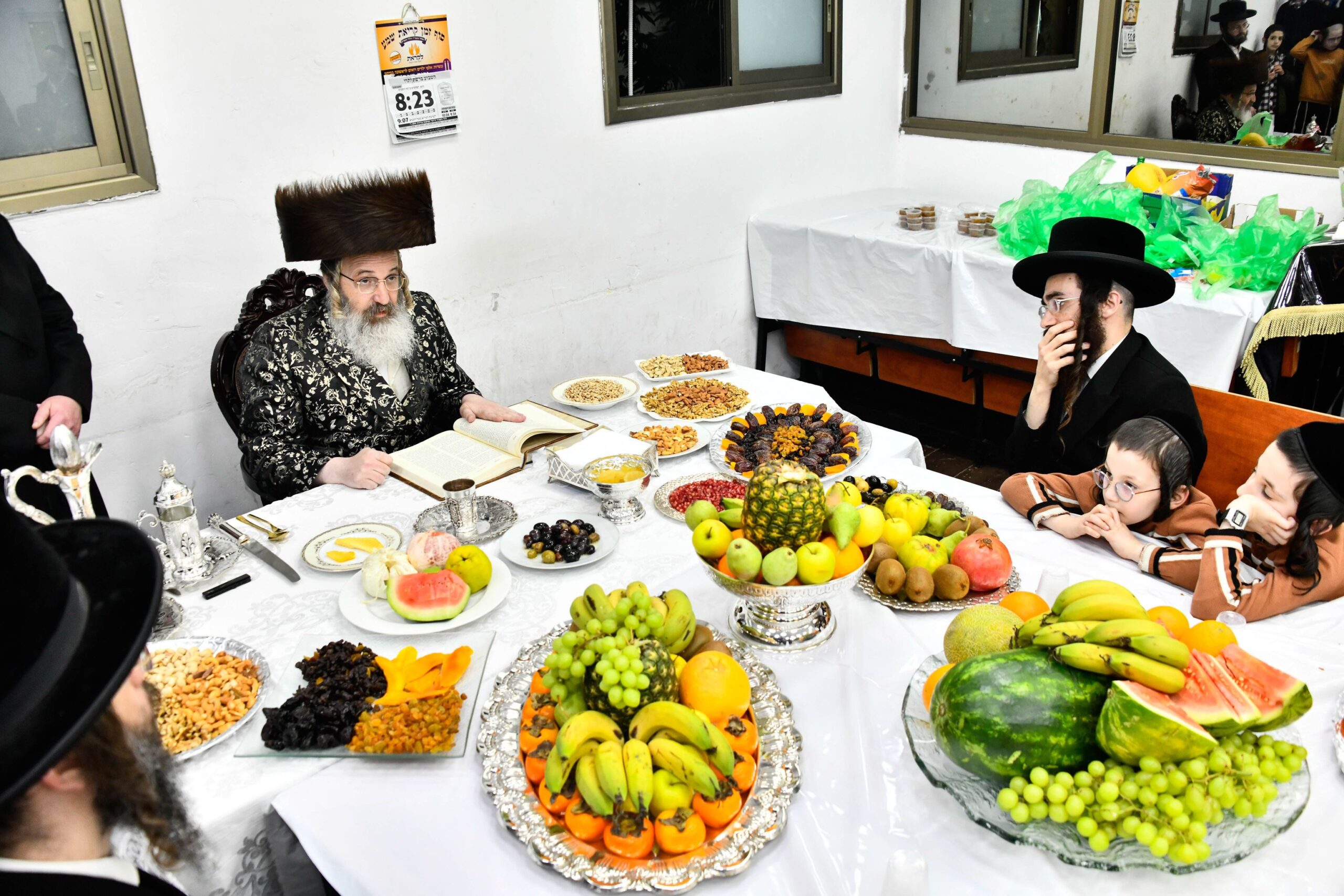 תפארת והוד | ט"ו בשבט בחסידות זוטשקא אמסנא