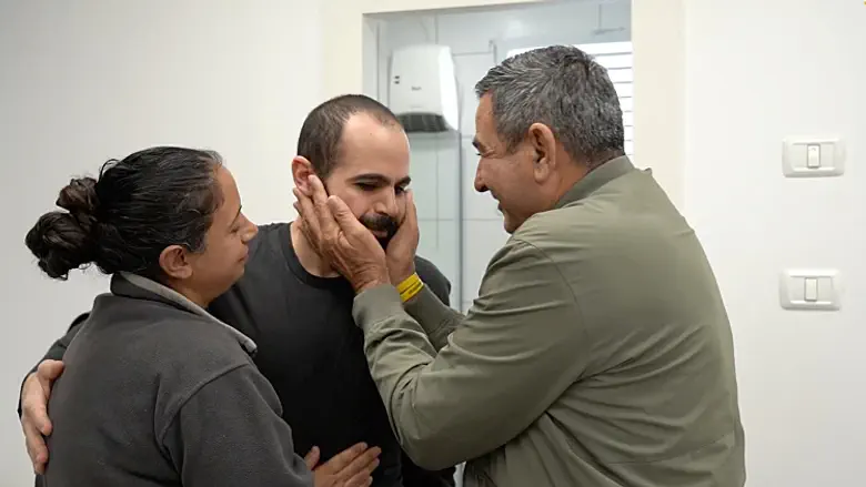 "אנא, תבדקו מולנו": משפחת ביבס בפניה לציבור