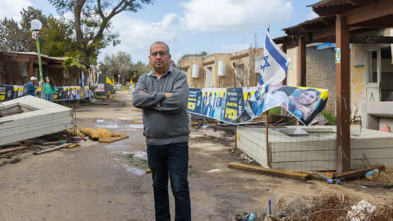 שמעון אלקבץ: "כל מי שהיה מסביב לשולחן צריך ללכת הביתה"