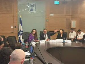 יו"ר השלטון המקומי בוועדת הפנים: "להביא את כל משאיות האשפה לקריית הממשלה, כדי שמישהו יתעורר"