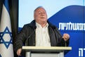 "חוק בזוי, מושחת ומופרע": למה נותנים לדוד אמסלם וטו על מיליארדים?