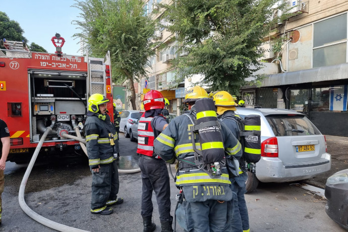 דרמה במרכז: אישה וכלב חולצו מדירה בוערת ברמת גן