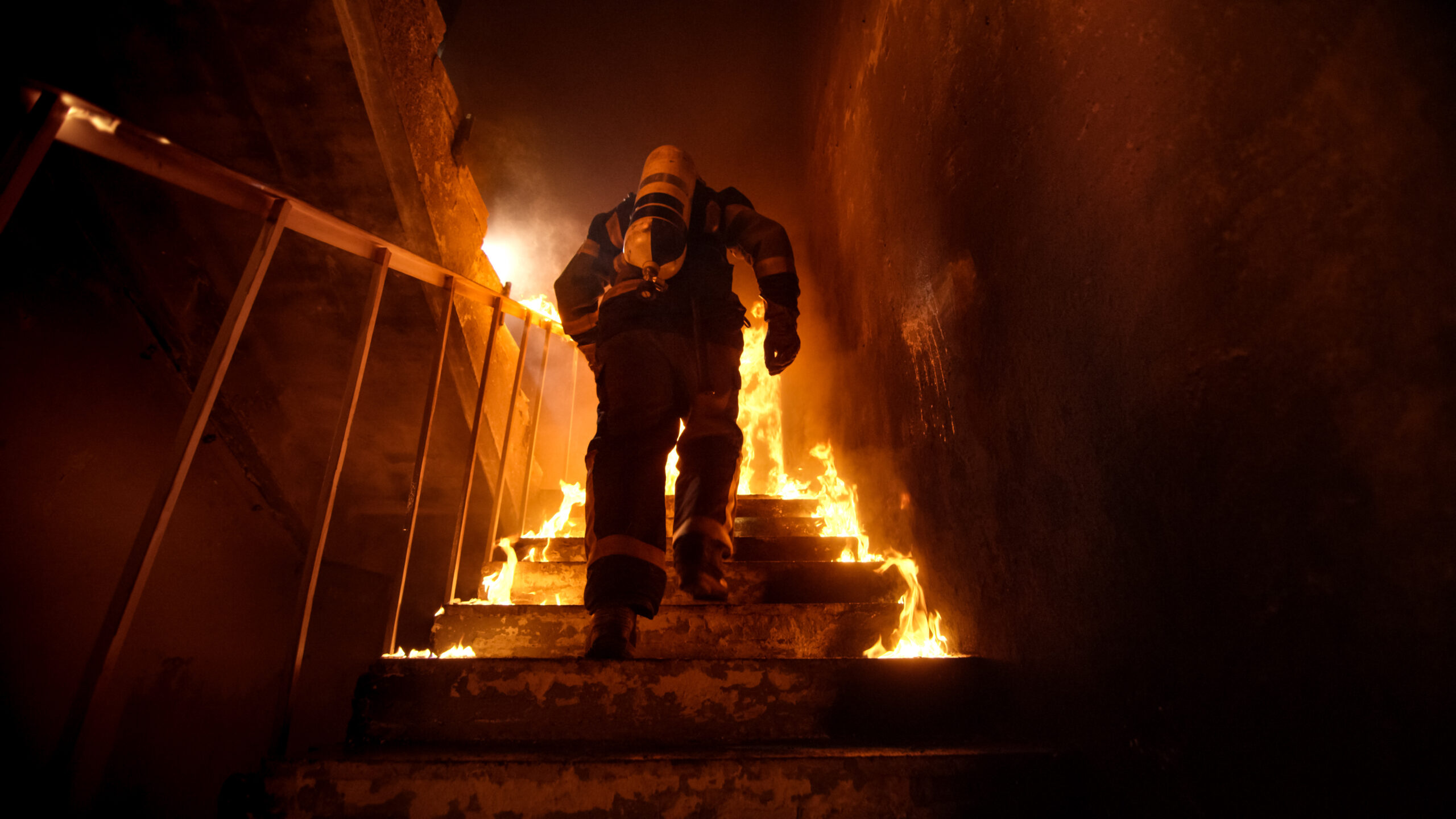 טבריה: בני משפחה חרדית קפצו מהחלון בגלל שריפה בדירה