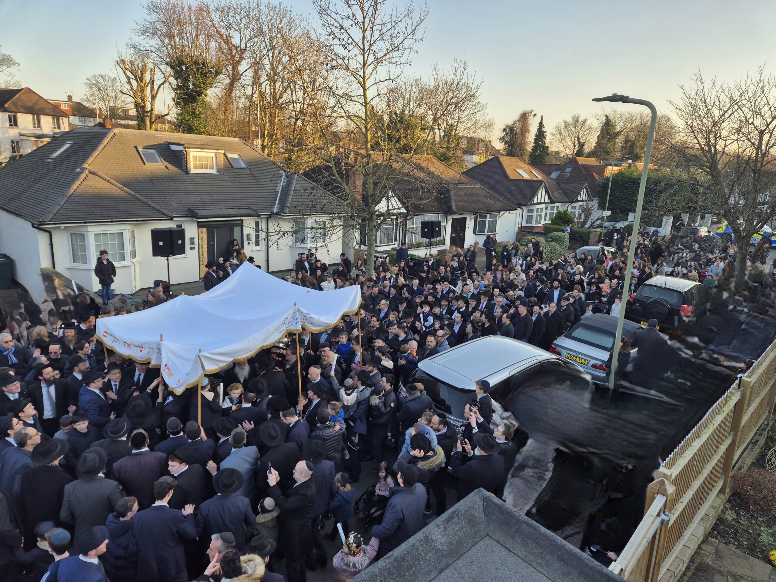 רגעים היסטוריים: כך הנציחה קהילת 'בית ישראל' בלונדון את מנהיגה