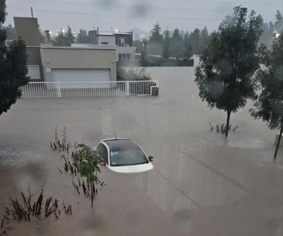 אסון בארגנטינה: 13 הרוגים ונזק כבד לאחר גשמים חריגים